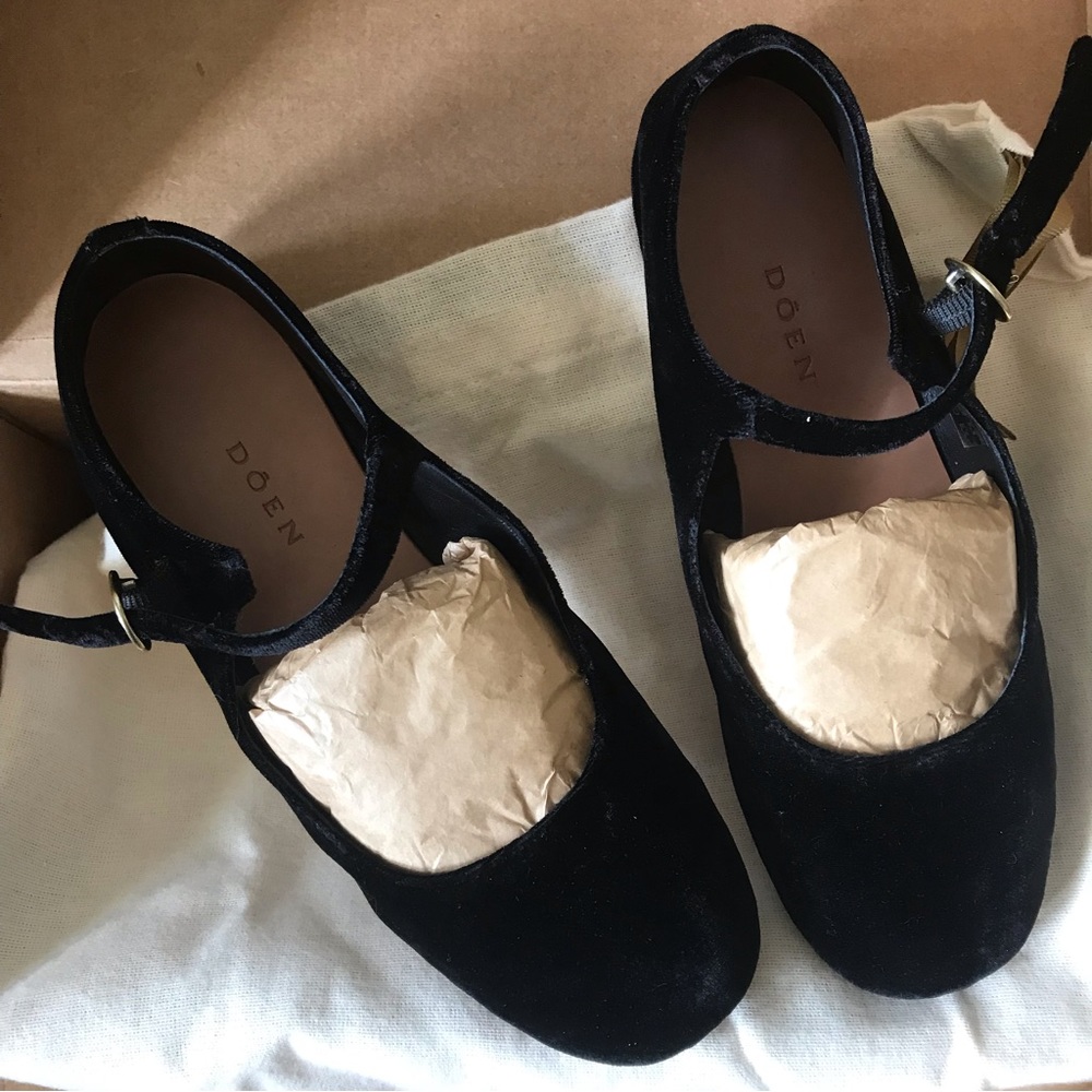 Doen Mary Jane velvet slipper